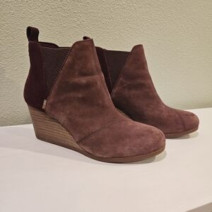 Toms Kelsey Burgundy Suede Ankle Booties